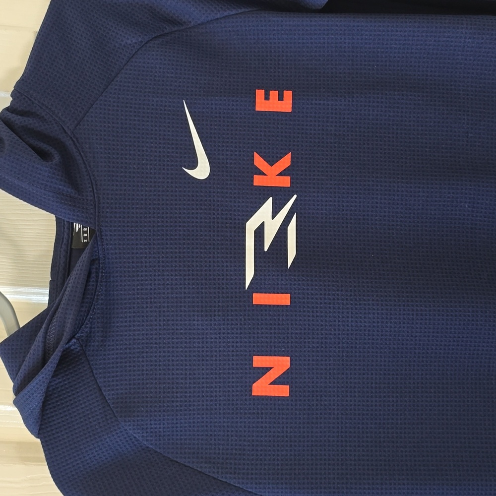 NIKE BRAND SIGNATURE BOYS BLUE PULLOVER HOODED SHIRT SIZE MEDIUM